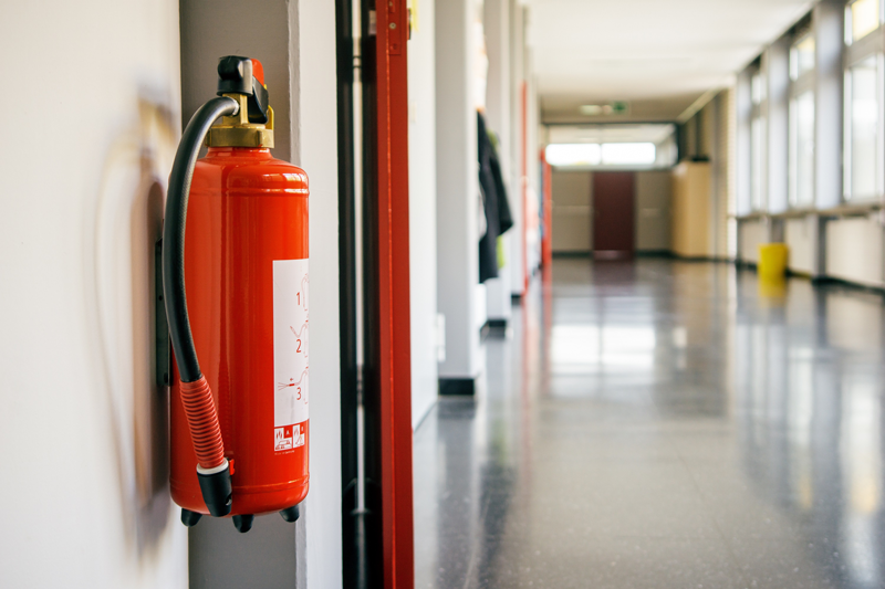 Sistema de Proteção Contra Incêndio em Edificações Sistema de Proteção Contra Incêndio em Edificações